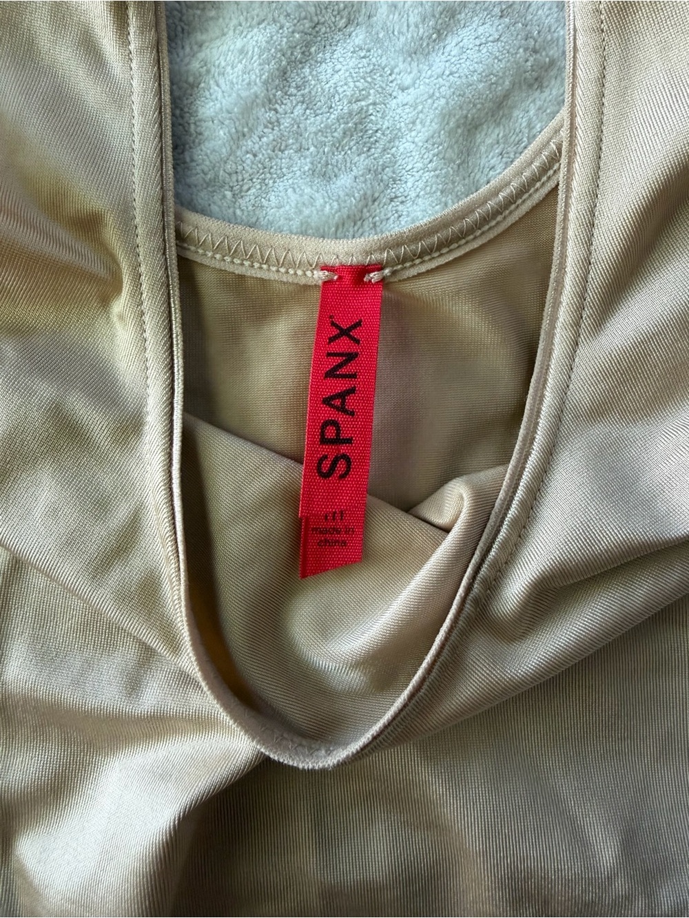 SPANX Nude Seamless Shaping Tank Top Women’s M Beige Sculpting Compression - Picture 5 of 7